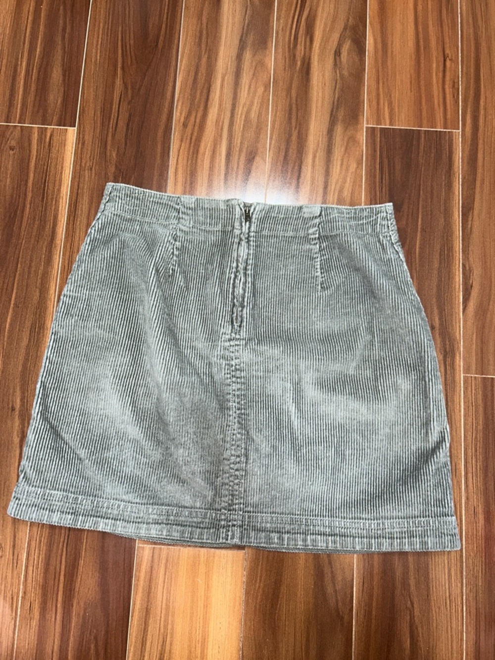 Size 4 GAP ribbed courderoy olive green high waist mini skirt - Picture 2 of 4